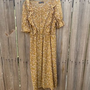 Modest yellow dress